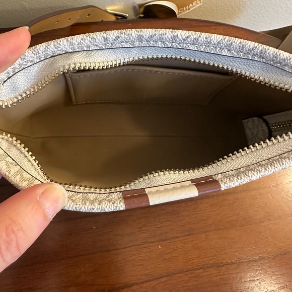 Elegant MK  White and Brown Belt Bag - Picture 6 of 6